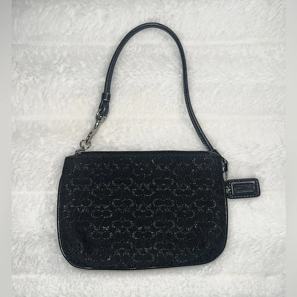 Coach Handbags - Coach wristlet